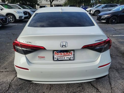 Used 2024 Honda Civic Touring image 8