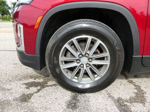 Used 2023 Chevrolet Traverse LT FWD image 15