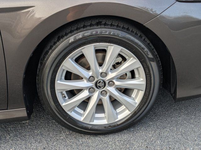 Used 2019 Toyota Camry LE FWD image 13