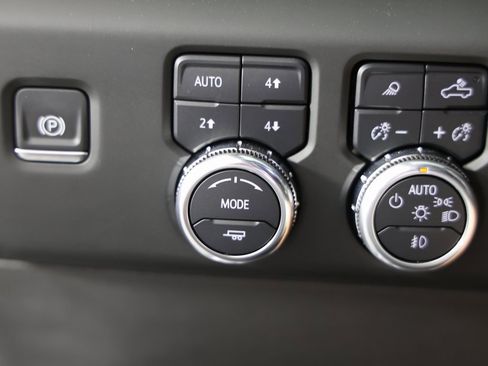 Certified 2024 GMC Sierra 1500 AT4 w/ Technology Package image 27