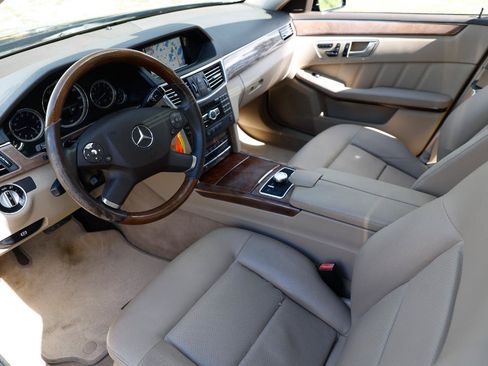 Used 2013 Mercedes-Benz E 350 4MATIC Sedan w/ Premium 1 Pkg image 4