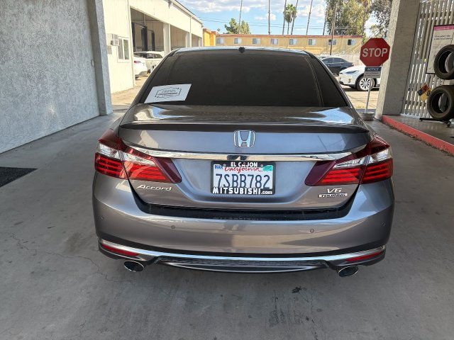 Used 2016 Honda Accord Touring image 4