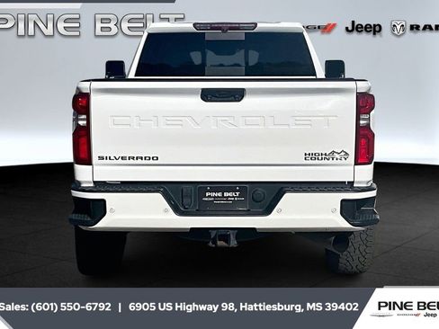 Used 2022 Chevrolet Silverado 2500 High Country w/ Safety Package II image 4