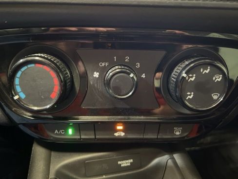 Used 2020 Honda HR-V LX image 21