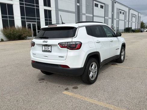 Used 2023 Jeep Compass Latitude AWD/4WD image 5