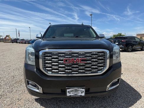 Used 2019 GMC Yukon XL Denali w/ Denali Ultimate Package AWD/4WD image 3