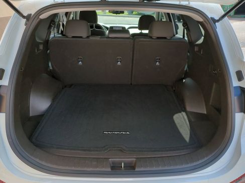 Used 2019 Hyundai Santa Fe SEL w/ Cargo Package image 12