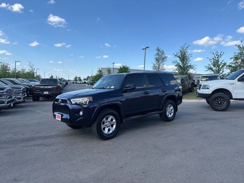 Used 2015 Toyota 4Runner SR5 image 3