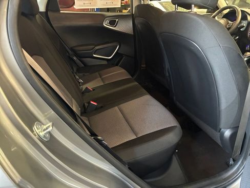 Used 2025 Kia Soul LX w/ LX Technology Package image 37