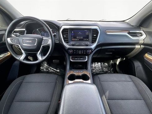 Used 2023 GMC Acadia SLE image 16