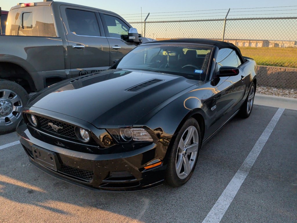 Used 2014 Ford Mustang GT Premium w/ Electronics Package RWD image 3