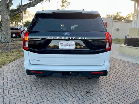 Used 2025 Ford Expedition Active image 4