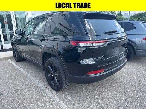 Used 2024 Jeep Grand Cherokee Altitude AWD/4WD image 4