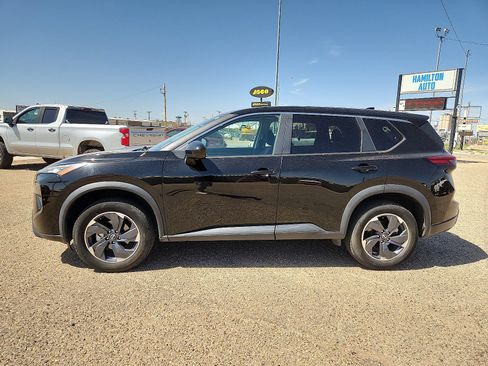 Used 2024 Nissan Rogue SV FWD image 2