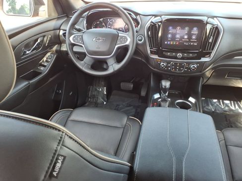 Used 2022 Chevrolet Traverse Premier w/ Redline Edition FWD image 4