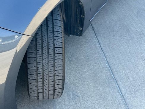 Used 2015 Toyota Corolla LE image 9