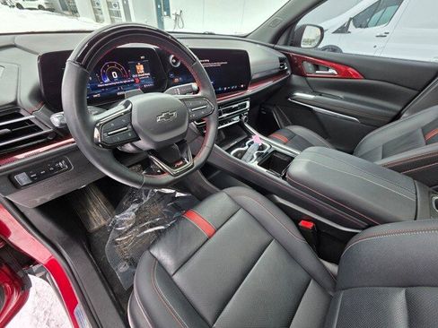 Used 2024 Chevrolet Traverse RS image 18