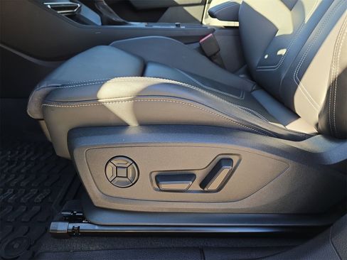 Certified 2025 Audi Q3 2.0T Premium w/ Convenience Package image 17