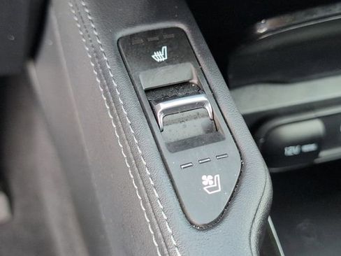 Used 2025 Kia Telluride EX w/ EX Captain's Chair Package image 23