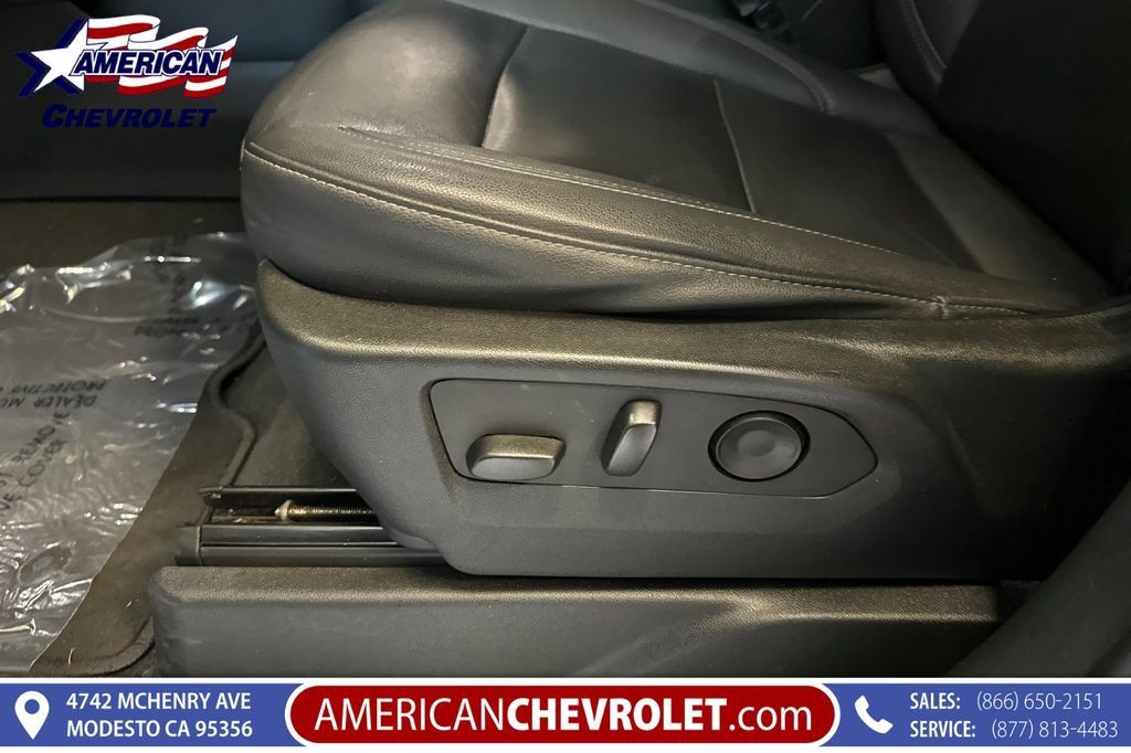 Used 2023 Chevrolet Suburban LT AWD/4WD image 14