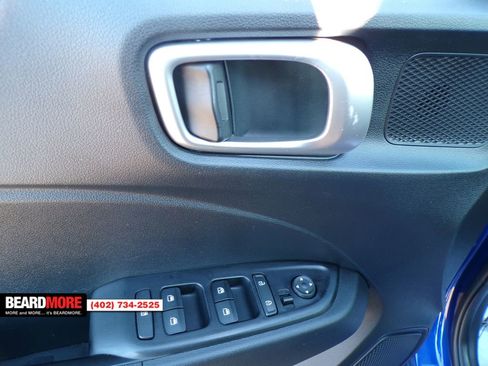 Used 2024 Hyundai Venue SEL image 14