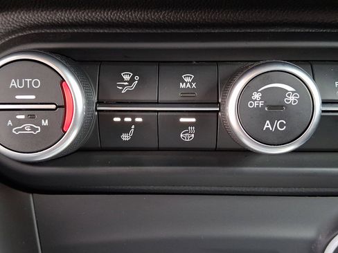 Used 2024 Alfa Romeo Stelvio Veloce image 26