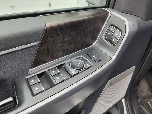 Used 2024 Ford F250 Lariat w/ Chrome Package image 47