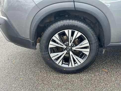 Used 2023 Nissan Rogue SV image 17