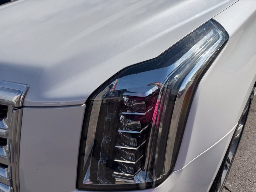 Used 2016 Cadillac Escalade Luxury RWD image 11