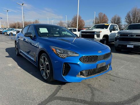 Used 2018 Kia Stinger GT2 image 10
