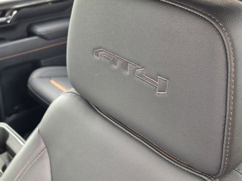 Used 2025 GMC Sierra 2500 AT4 image 16