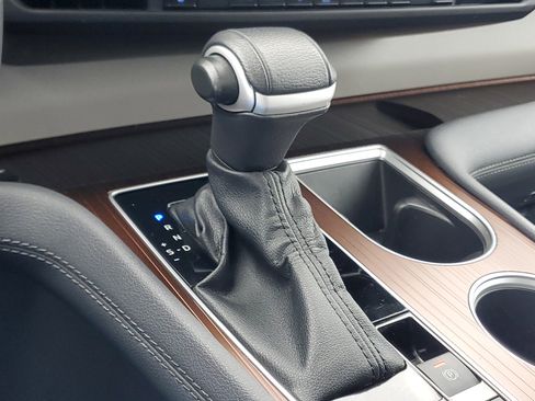 Certified 2024 Toyota Sienna XLE image 30