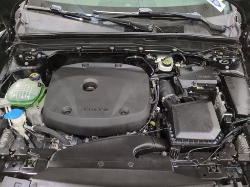 Used 2021 Volvo XC40 T5 Inscription image 8