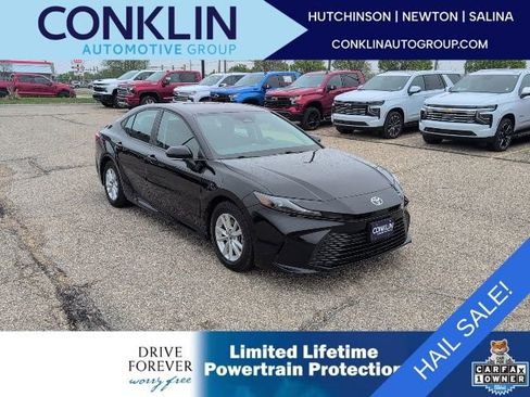 Used 2025 Toyota Camry LE FWD image 1