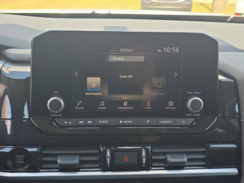 Used 2025 Nissan Pathfinder SV AWD/4WD image 23