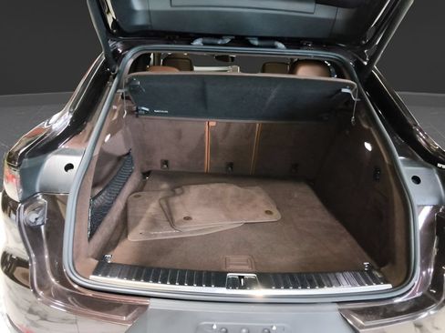 Used 2023 Porsche Cayenne Coupe AWD/4WD image 11