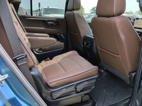 Used 2025 Chevrolet Tahoe High Country image 21