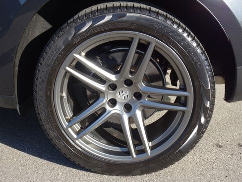 Used 2021 Porsche Macan AWD/4WD image 28