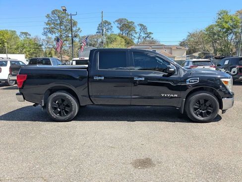 Used 2017 Nissan Titan SV image 2