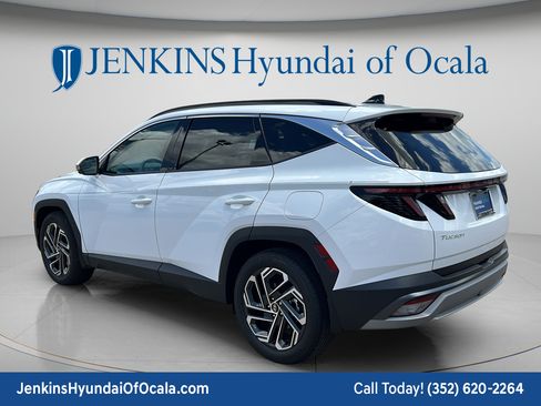 Certified 2025 Hyundai Tucson Limited FWD image 5
