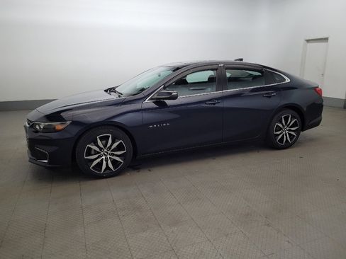 Used 2016 Chevrolet Malibu LT w/ Leather Package FWD image 2