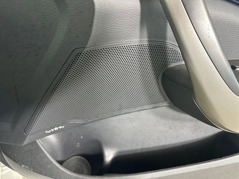 Used 2016 Hyundai Azera Limited image 29