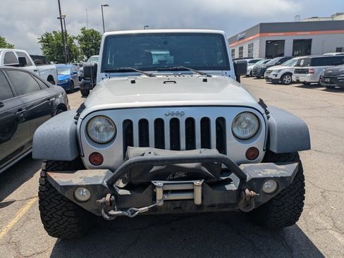 Used 2012 Jeep Wrangler Rubicon w/ Dual Top Group AWD/4WD image 2