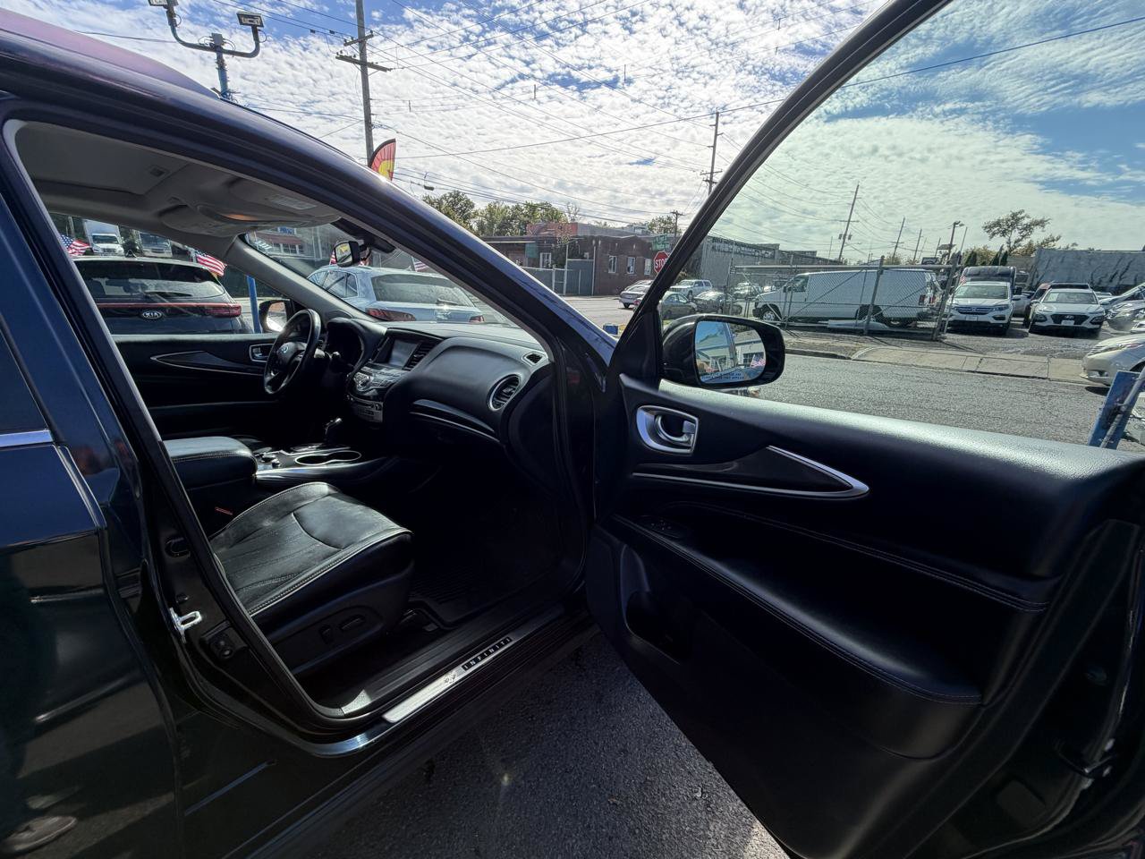 Used 2017 INFINITI QX60 Luxe w/ Premium Plus Package AWD/4WD image 20