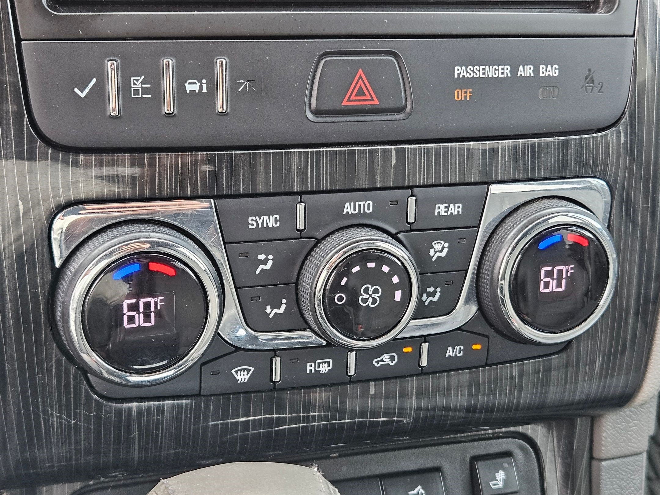 Used 2015 Chevrolet Traverse LT AWD/4WD image 24