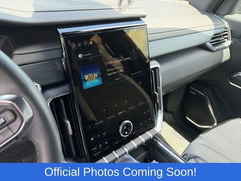 Used 2025 GMC Acadia Elevation w/ Elevation Premium Package FWD image 5