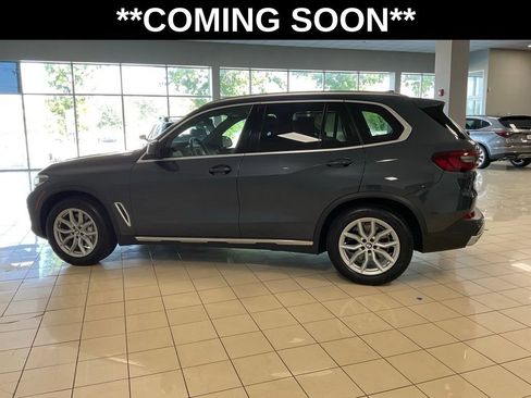 Used 2022 BMW X5 xDrive40i w/ Luxury Seating Package AWD/4WD image 4