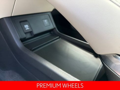 Used 2025 Acura RDX SH-AWD w/ Technology Package image 19