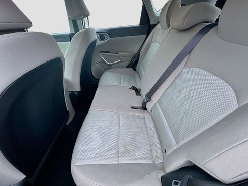 Used 2022 Kia Soul LX image 23