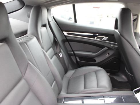 Used 2011 Porsche Panamera image 20